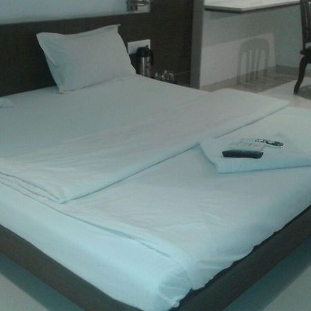 Sai Saya-Nashik Road Hotel Екстериор снимка
