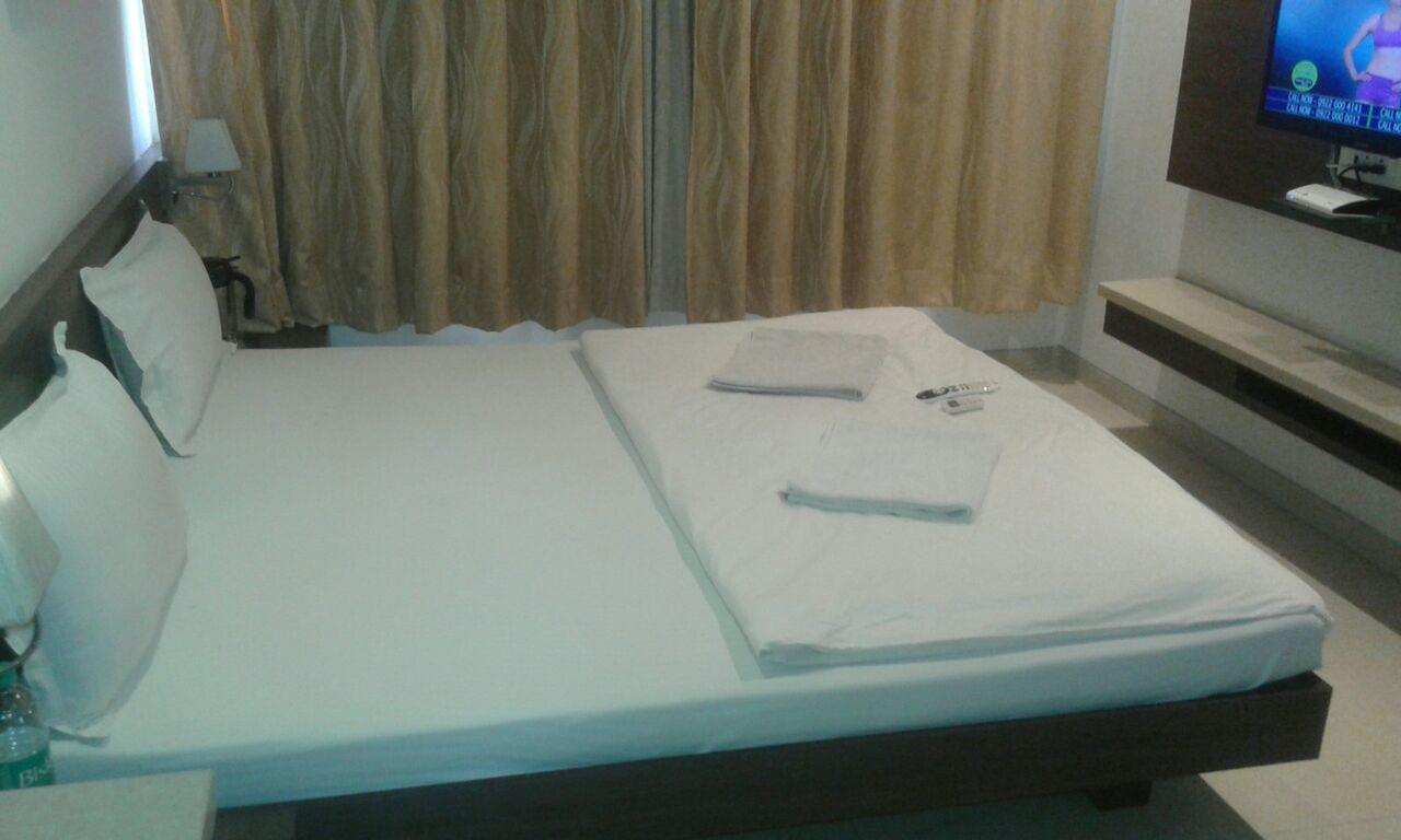 Sai Saya-Nashik Road Hotel Екстериор снимка